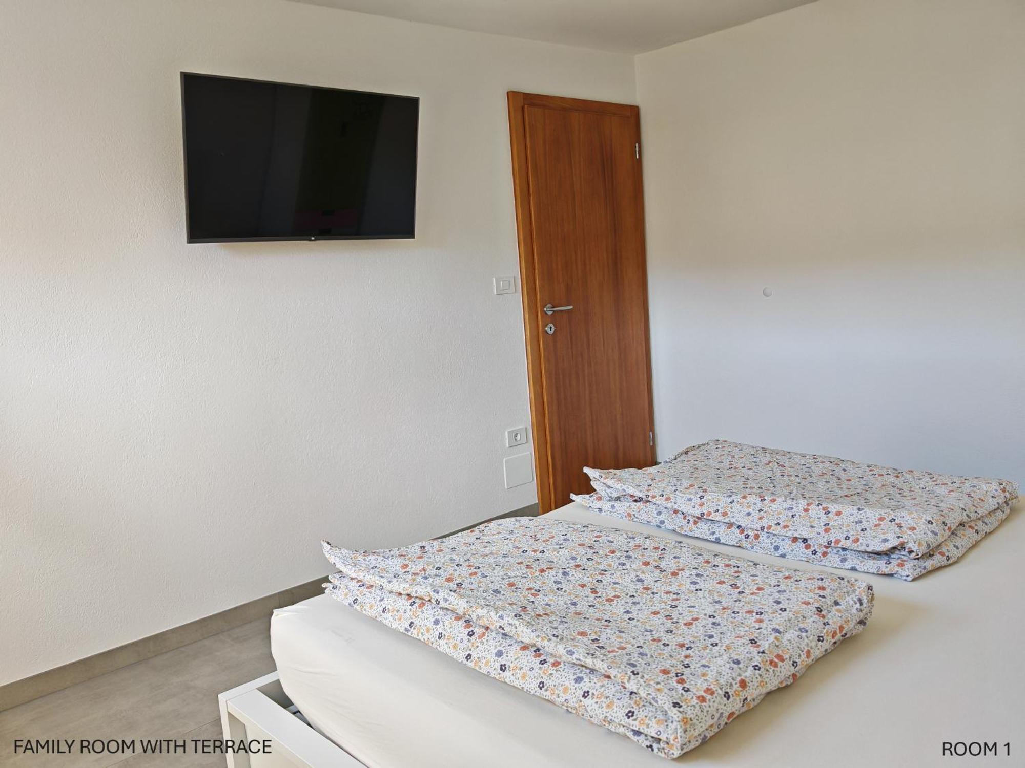 Apartment And Room Anica Tolmin Exterior photo